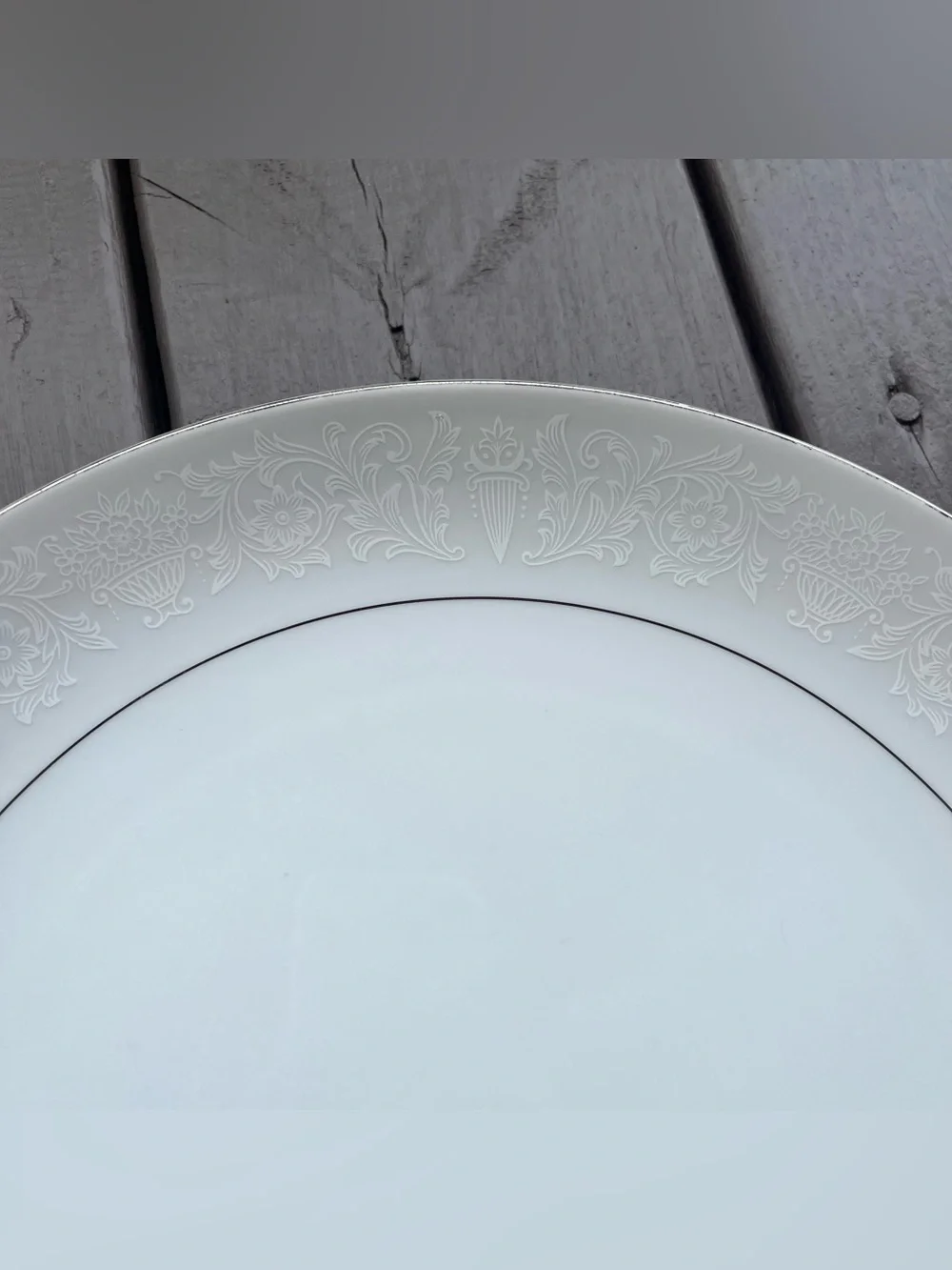 Vintage Crown Victoria Lovelace Round Chop Plate Serving Platter White Silver